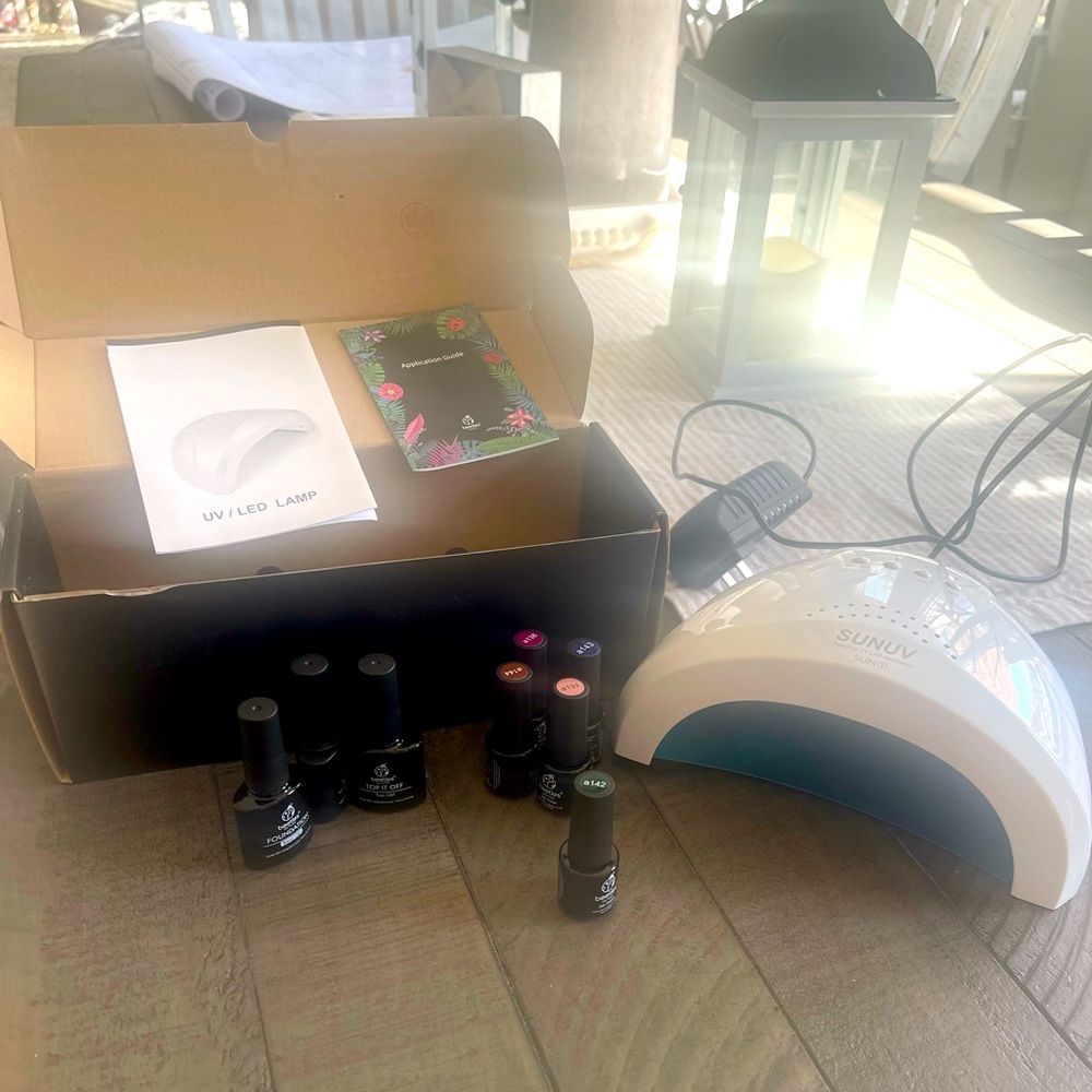 UV LED nail lamp with gel colors